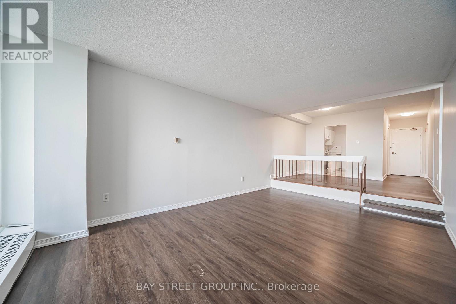 #1401 4101 SHEPPARD AVENUE E - 16