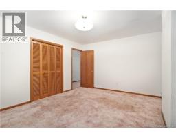 69 Chandler Crescent, photo 18