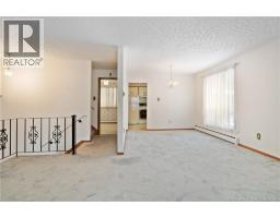 69 Chandler Crescent, photo 7