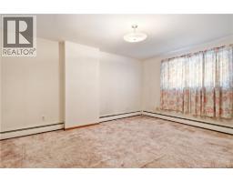 69 Chandler Crescent, photo 17
