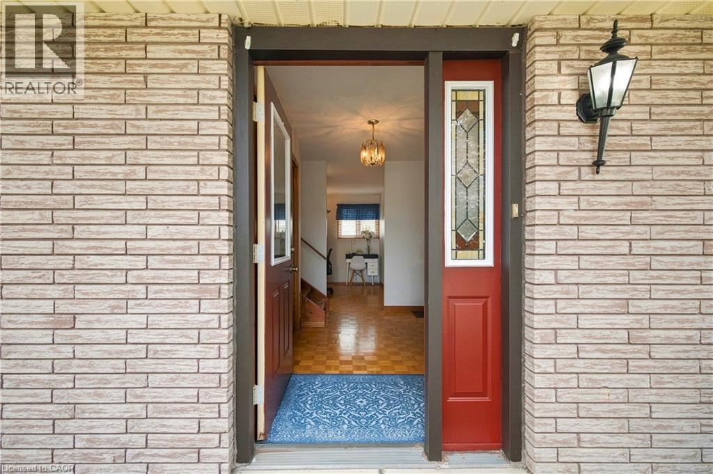 590 ALBERT Avenue N, Listowel — photo 7