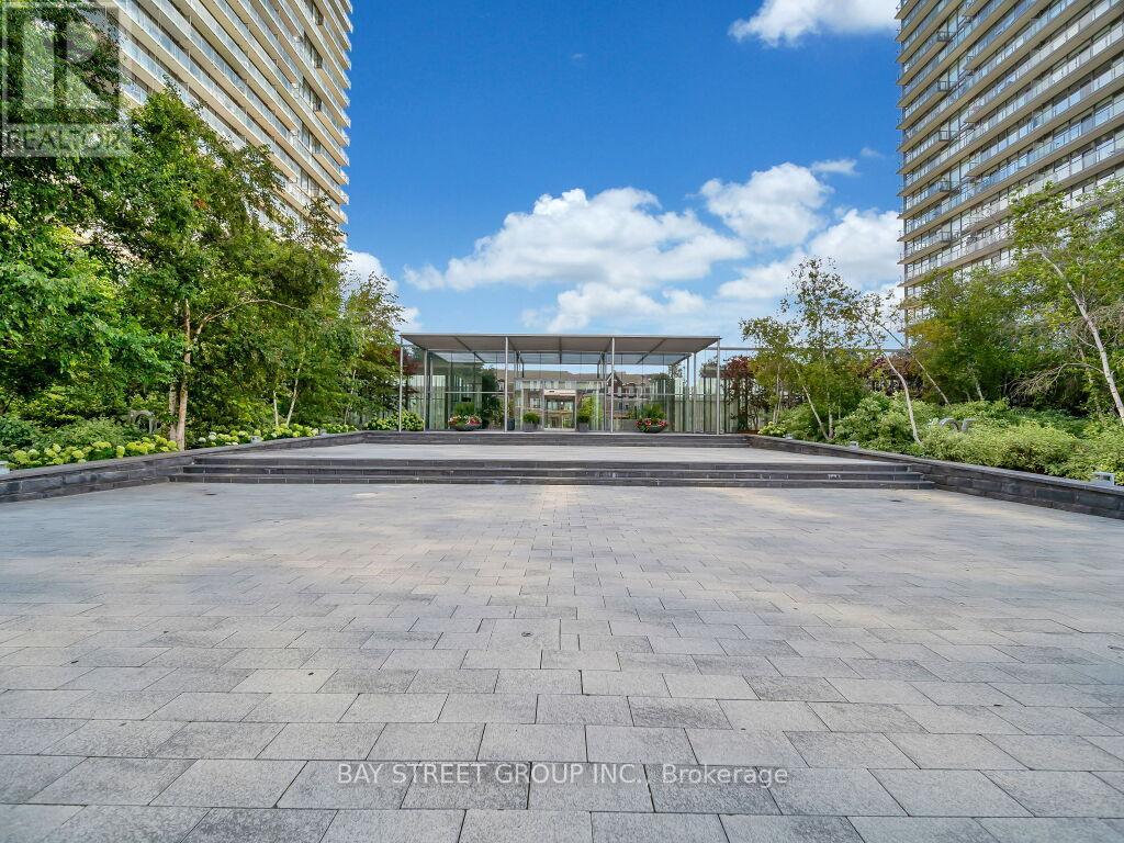 #1501 105 THE QUEENSWAY AVENUE - 34
