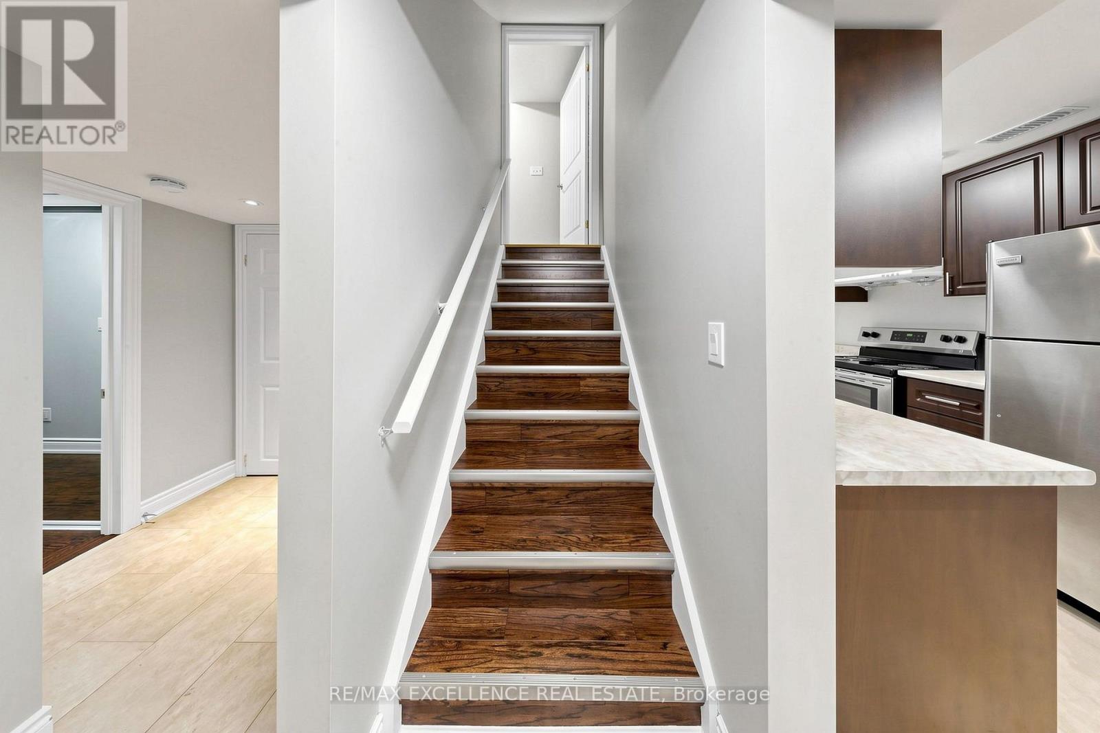 8 LYNNGROVE WAY - Image 31