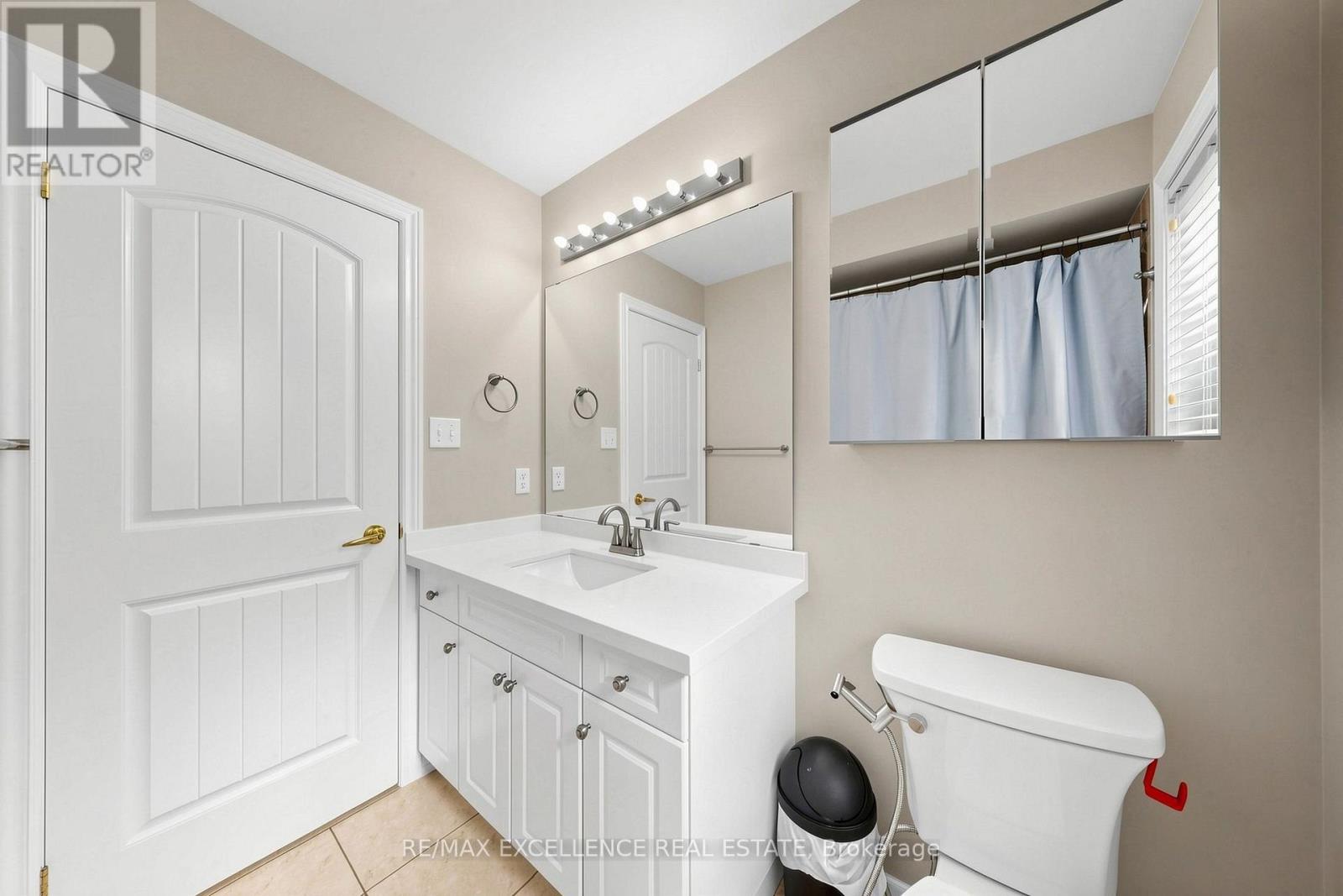8 LYNNGROVE WAY - Image 30