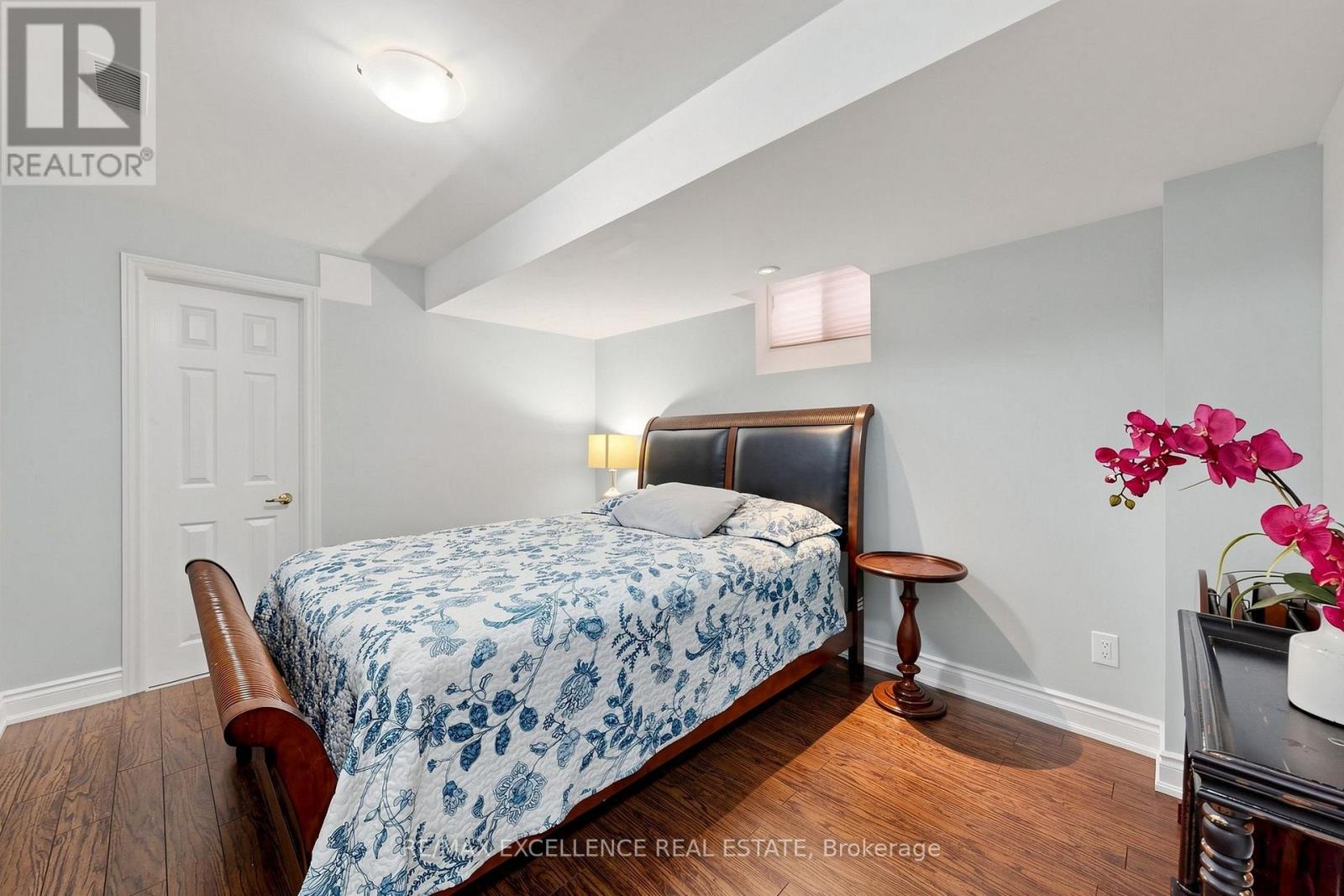 8 LYNNGROVE WAY - Image 37