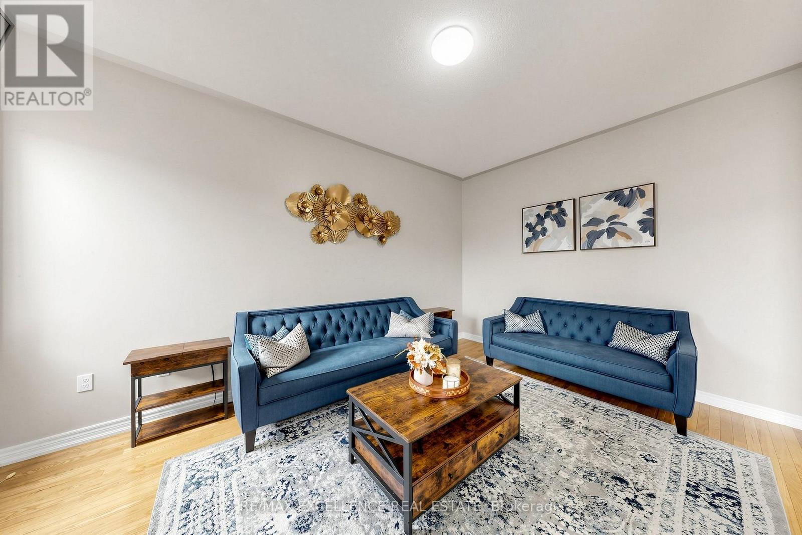8 LYNNGROVE WAY - Image 6