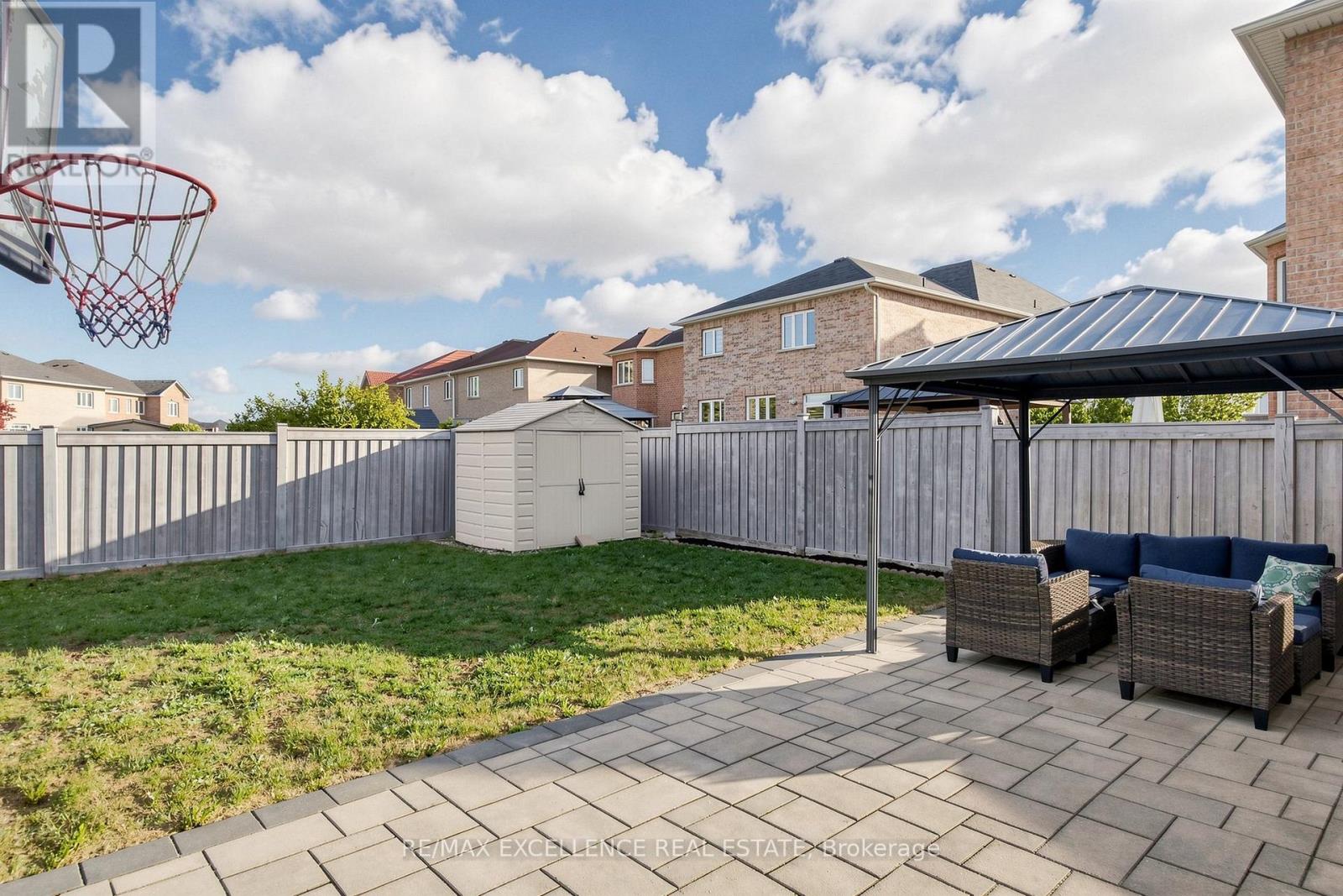 8 LYNNGROVE WAY - Image 45