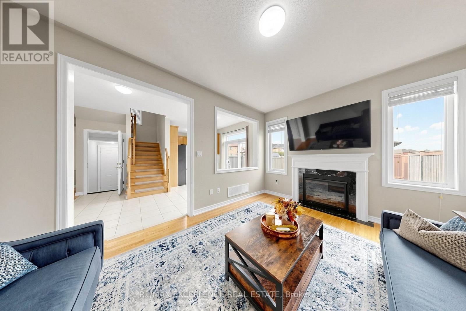 8 LYNNGROVE WAY - Image 8