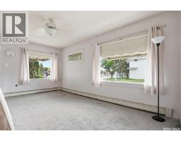 2pc Bathroom - 201 P Avenue N, Saskatoon, SK S7L2V6 Photo 7