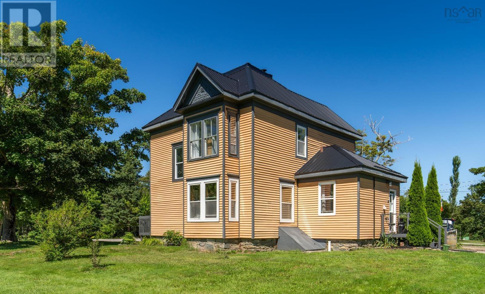 9347 Highway 3 - 32