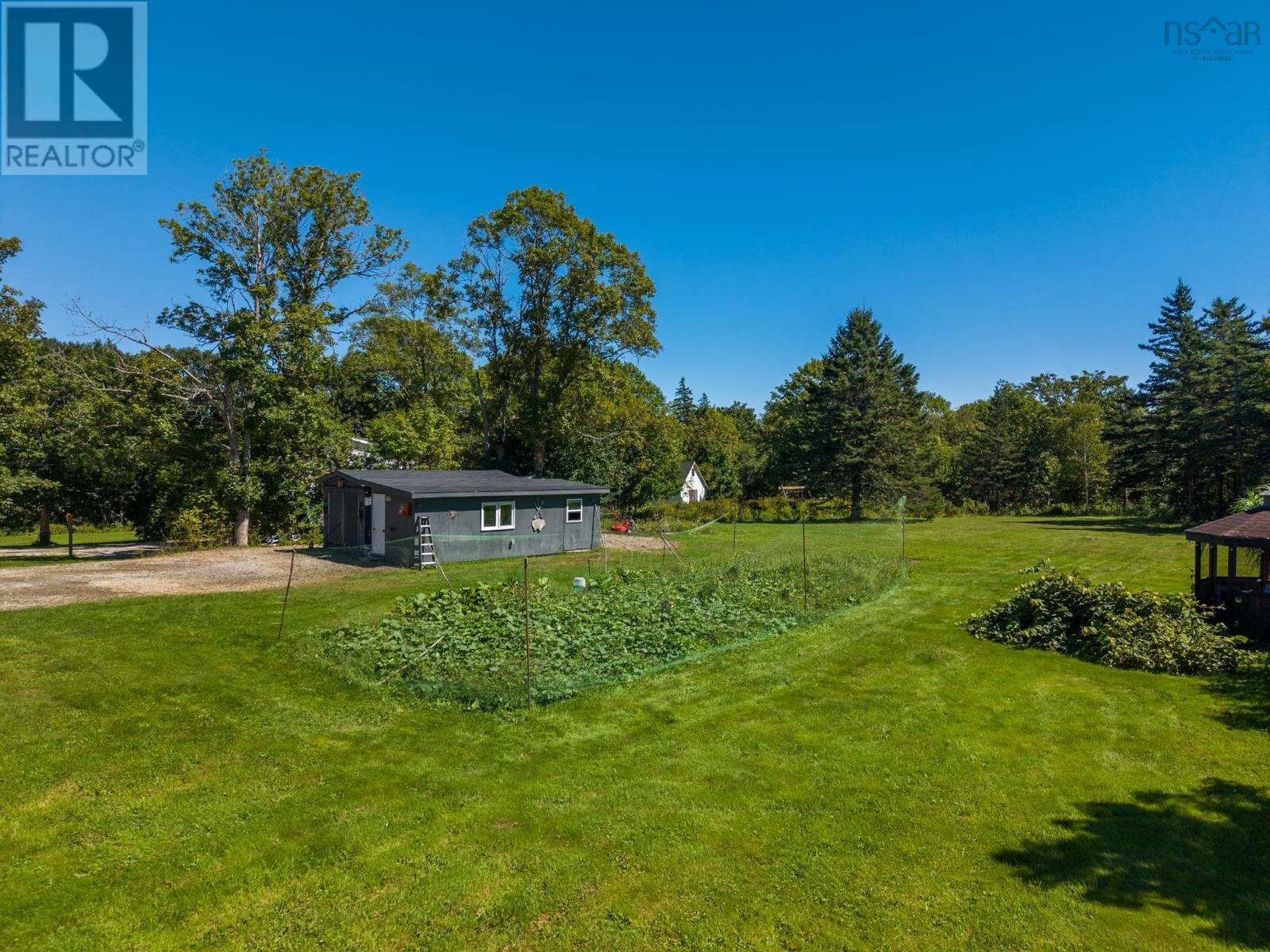 9347 Highway 3 - 37