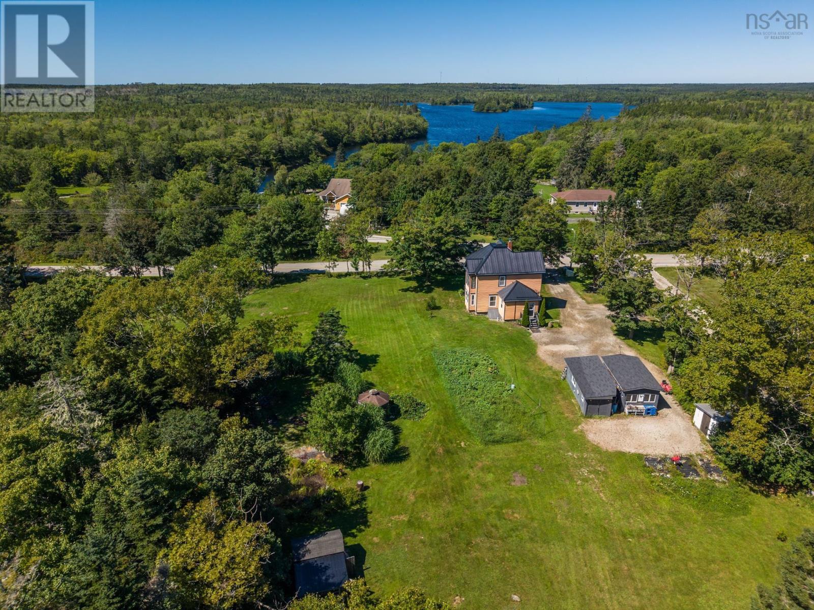 9347 Highway 3 - Image 45