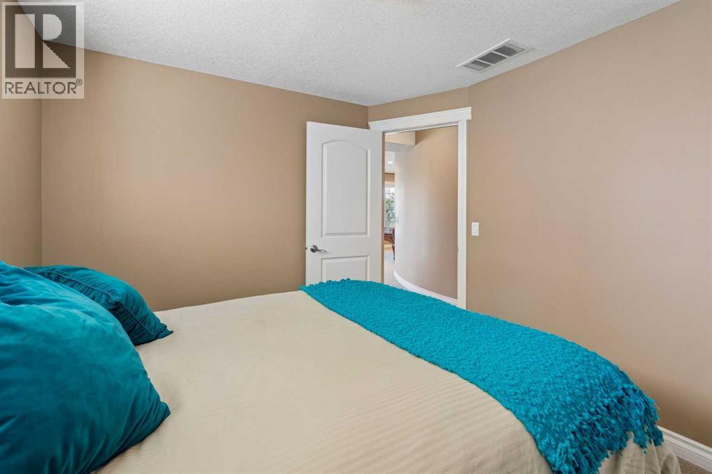 14 Taralake Cape NE - 45