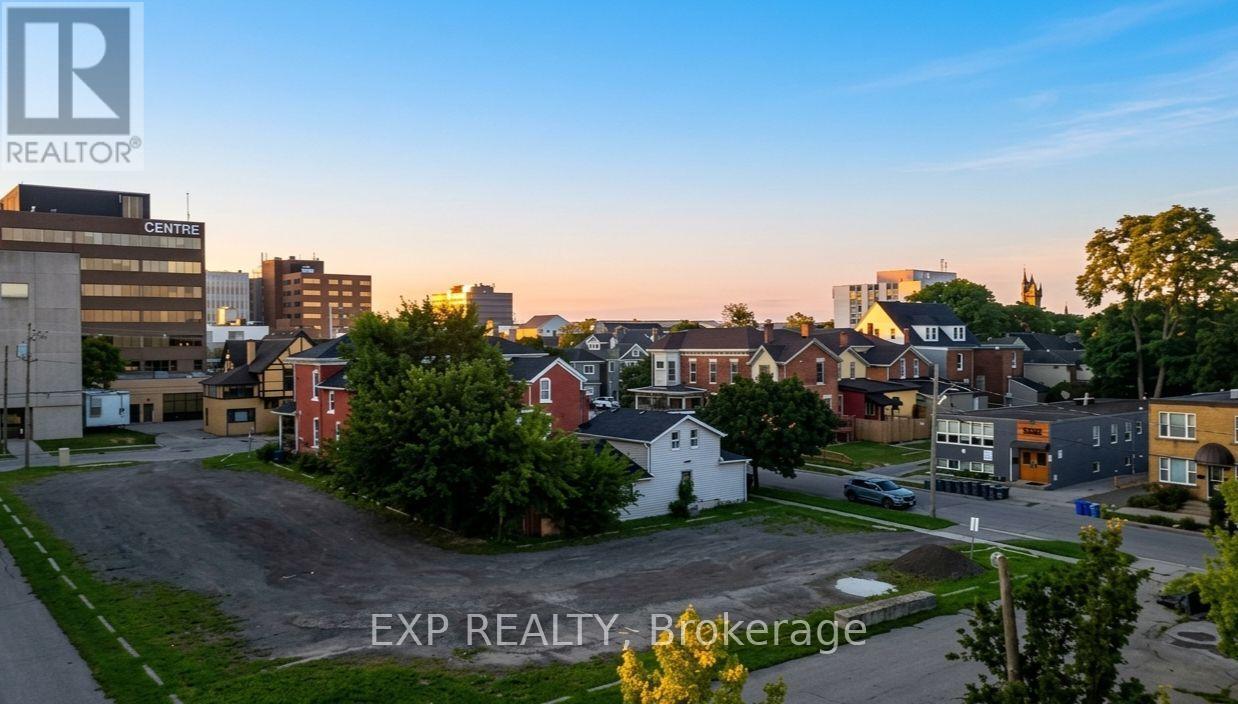 26 Wellington Street — photo 22