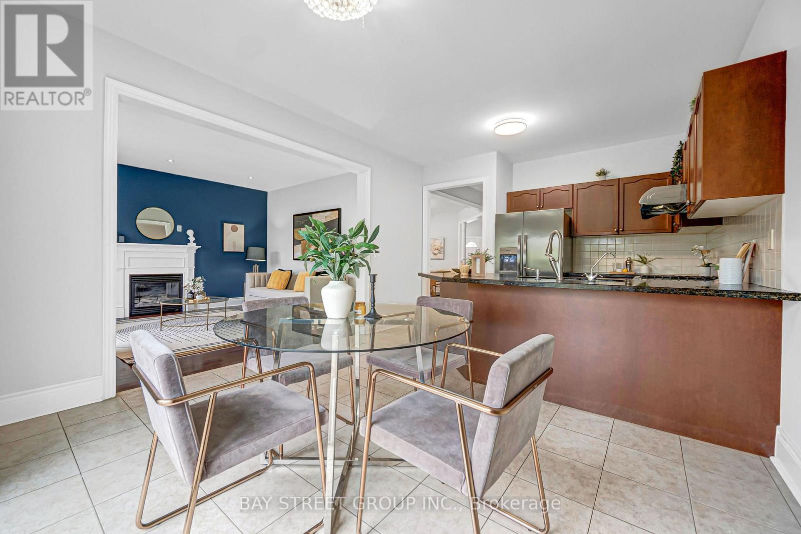 45 OLD ORCHARD CRESCENT - 16
