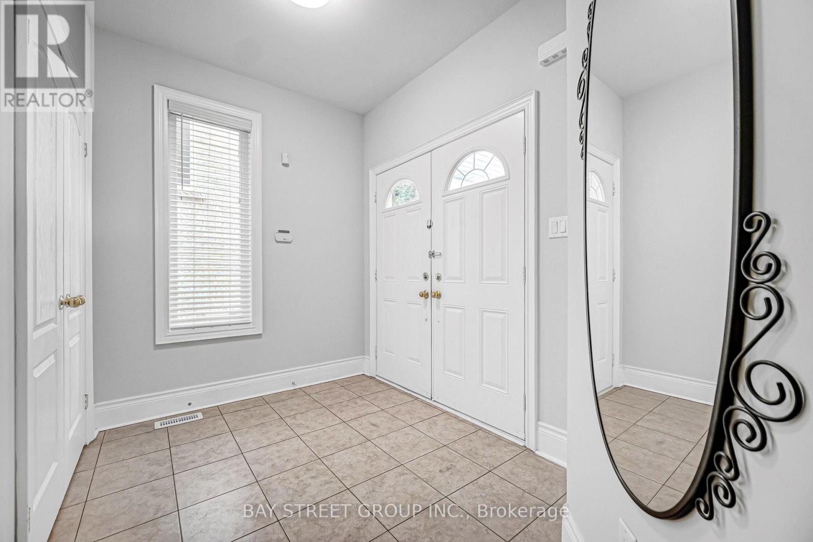 45 OLD ORCHARD CRESCENT - 2