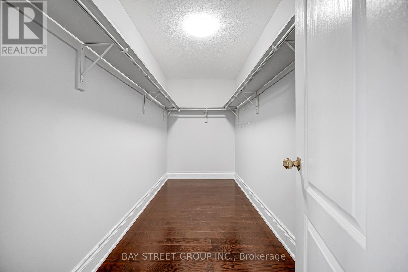 45 OLD ORCHARD CRESCENT - 35