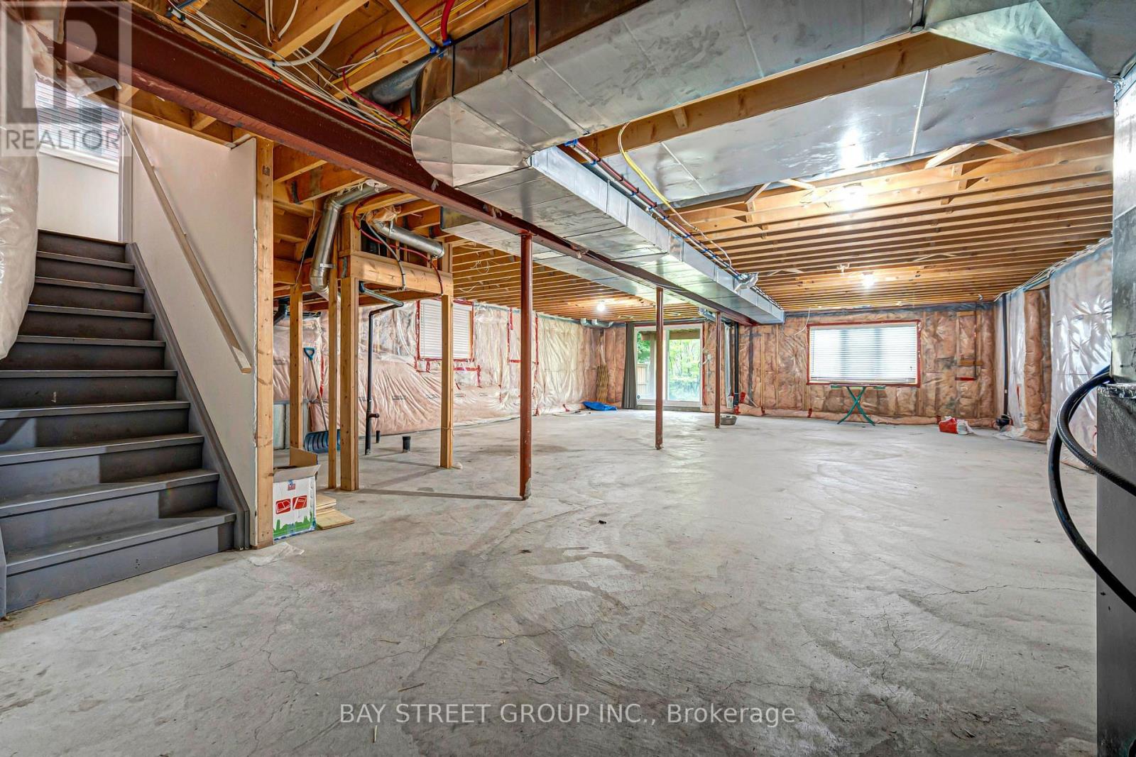 45 OLD ORCHARD CRESCENT - 43