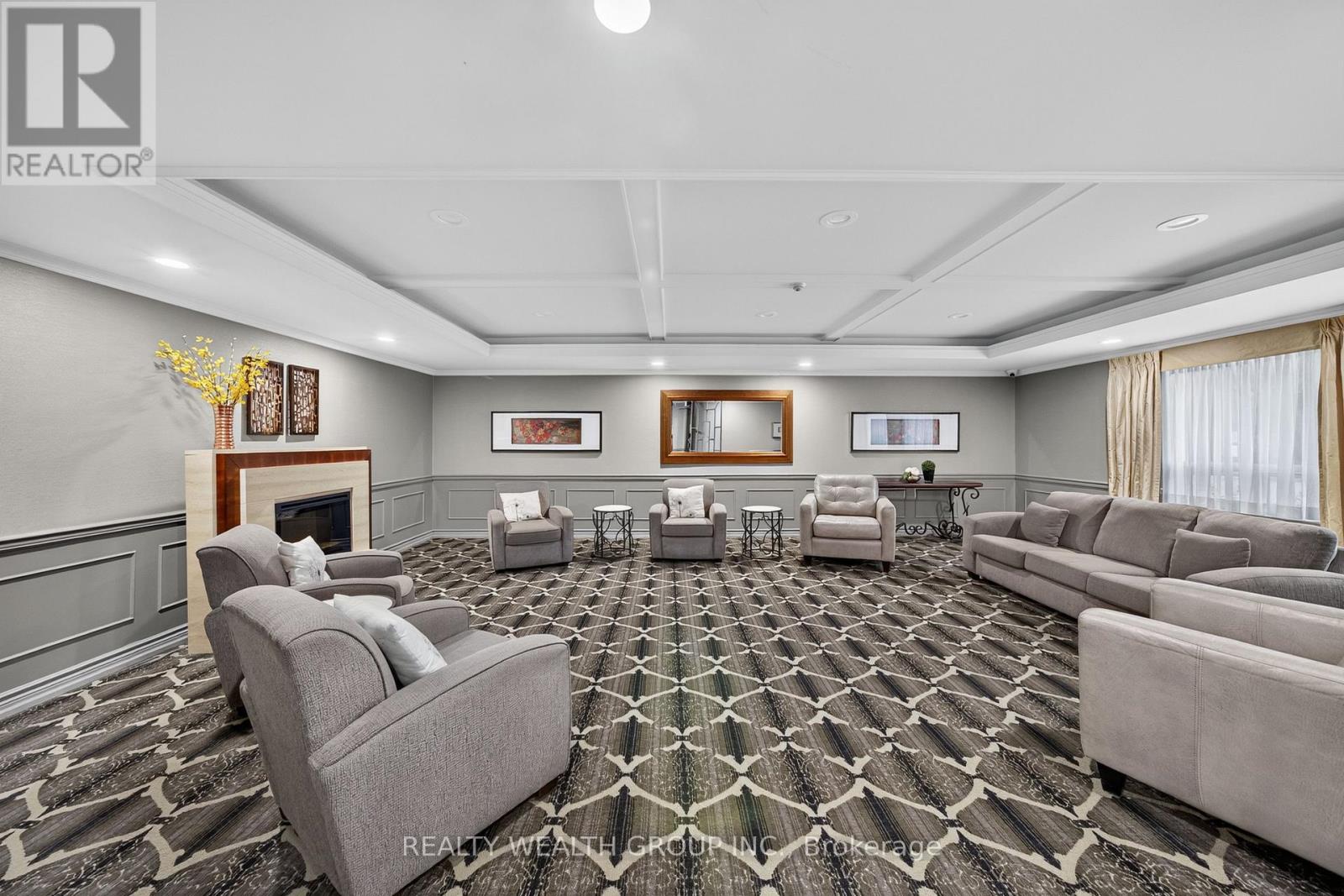 155 Main Unit 307 photo 4