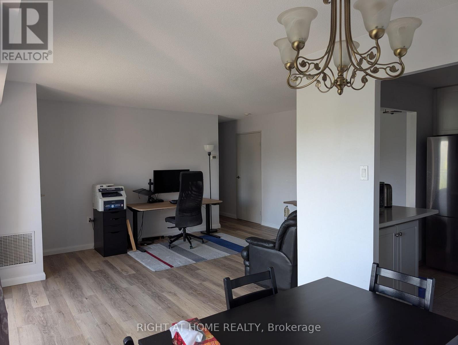 408 - 860 COMMISSIONERS ROAD E, London South (South H) — photo 5