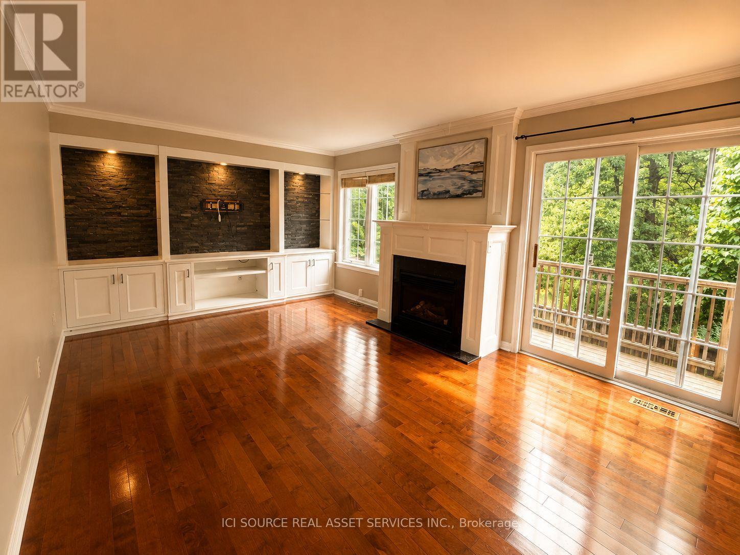 358 WISTERIA CRESCENT - 10