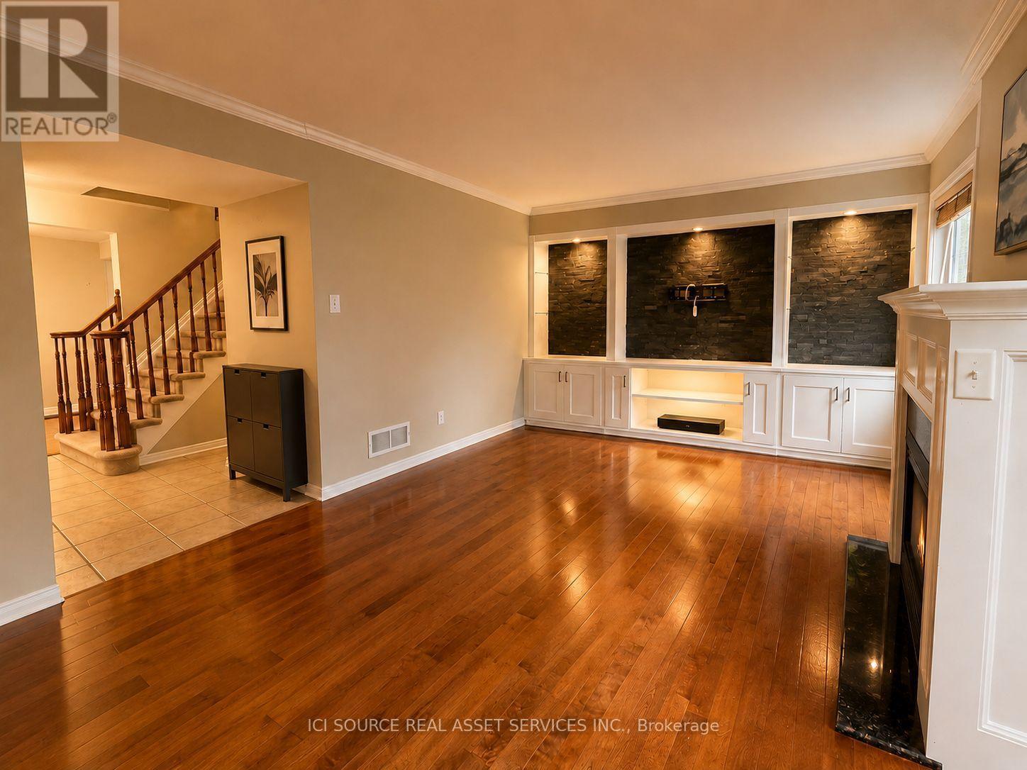 358 WISTERIA CRESCENT - 11
