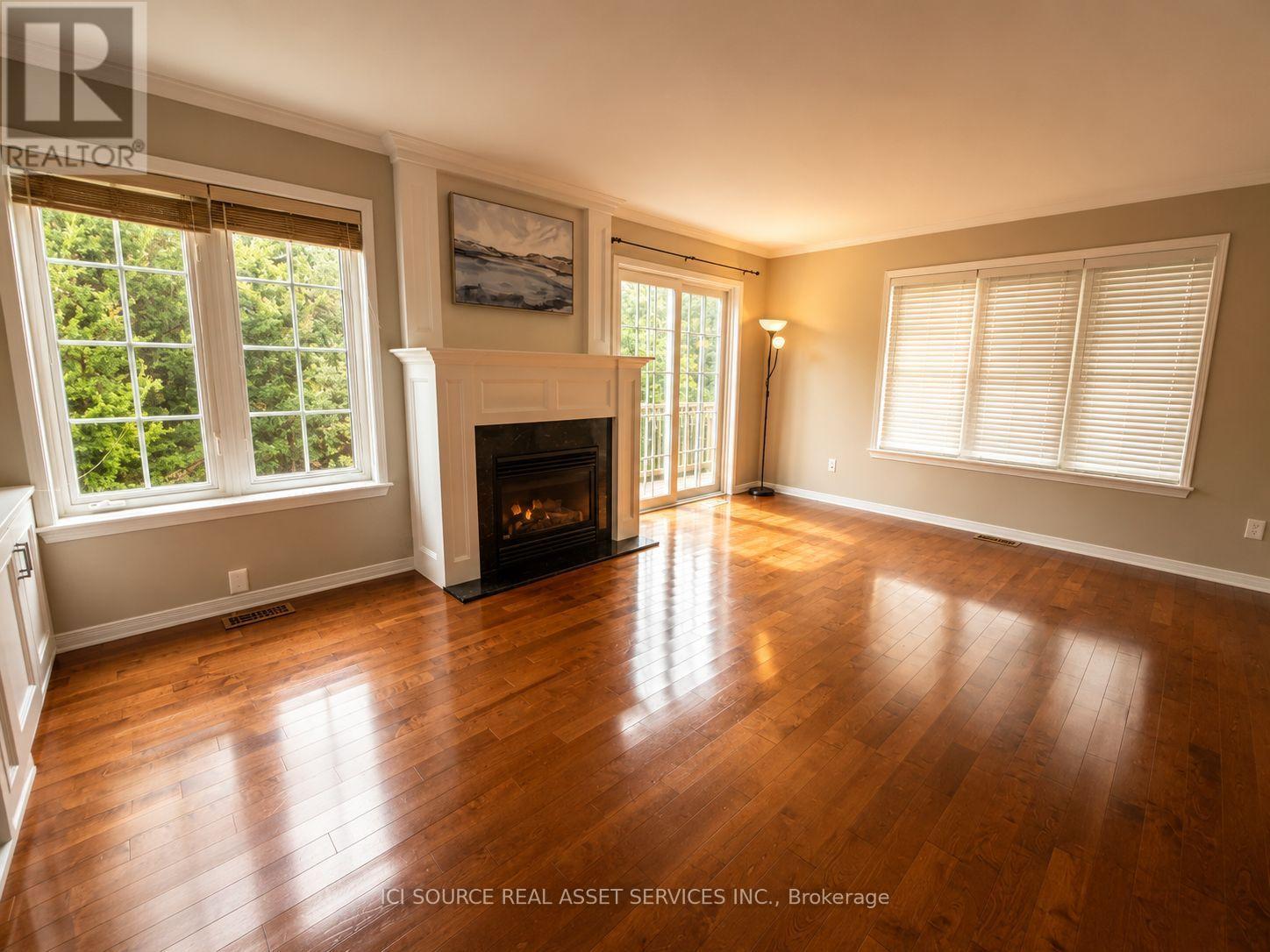 358 WISTERIA CRESCENT - 12