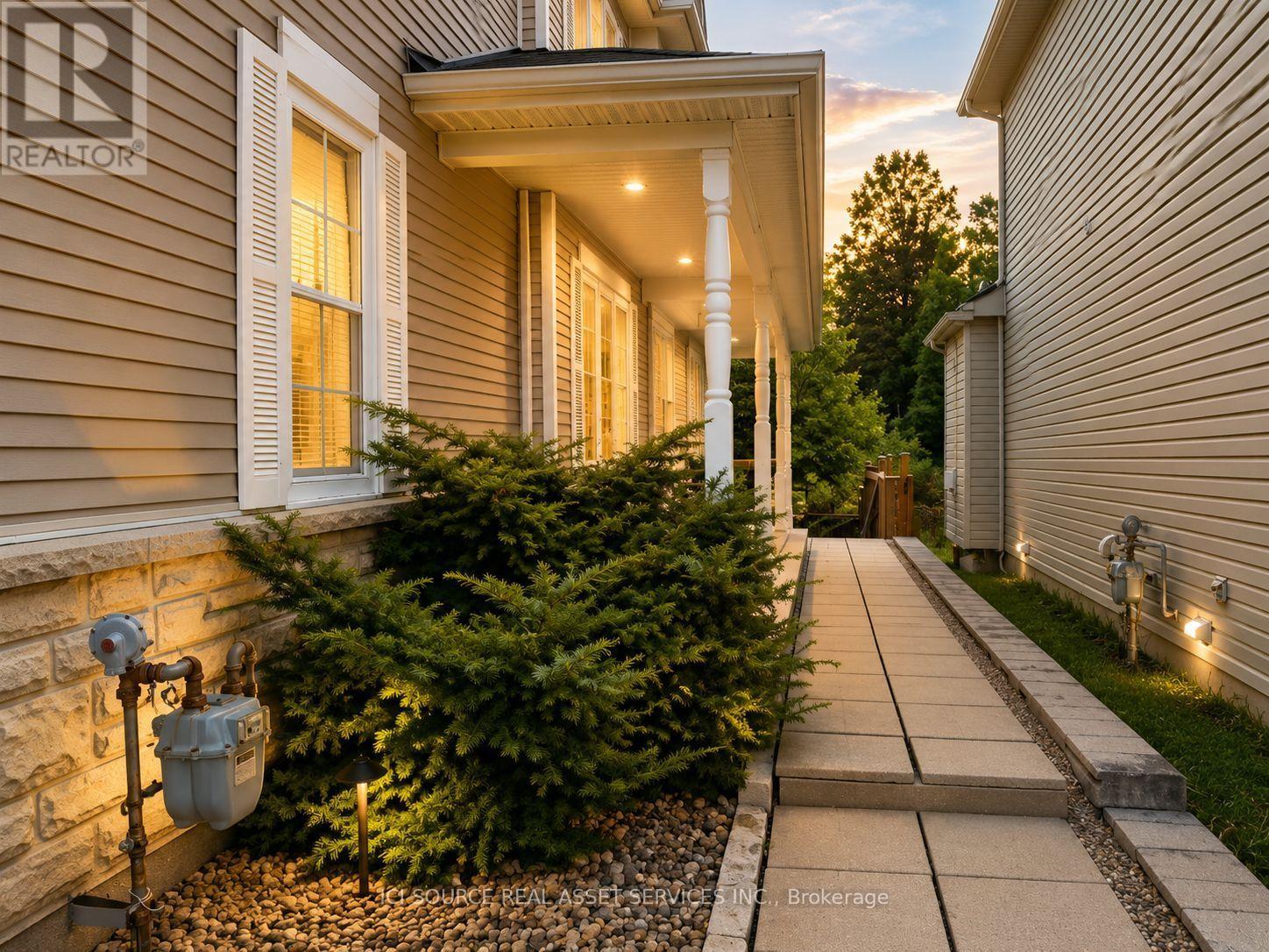 358 WISTERIA CRESCENT - 2