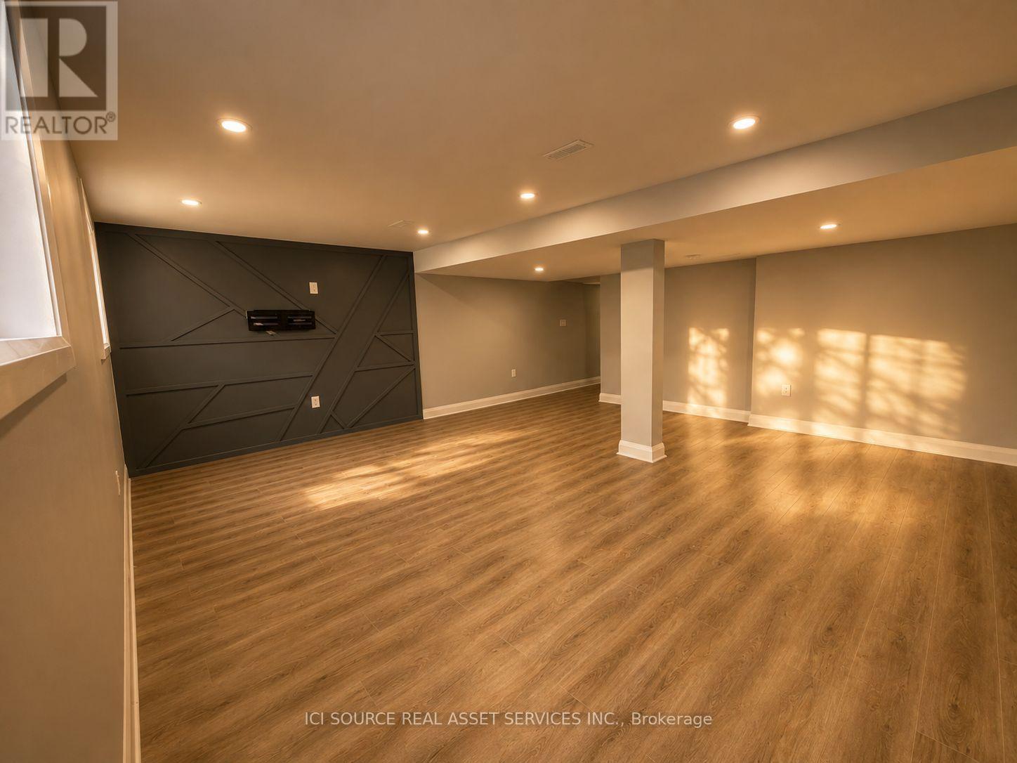 358 WISTERIA CRESCENT - 26