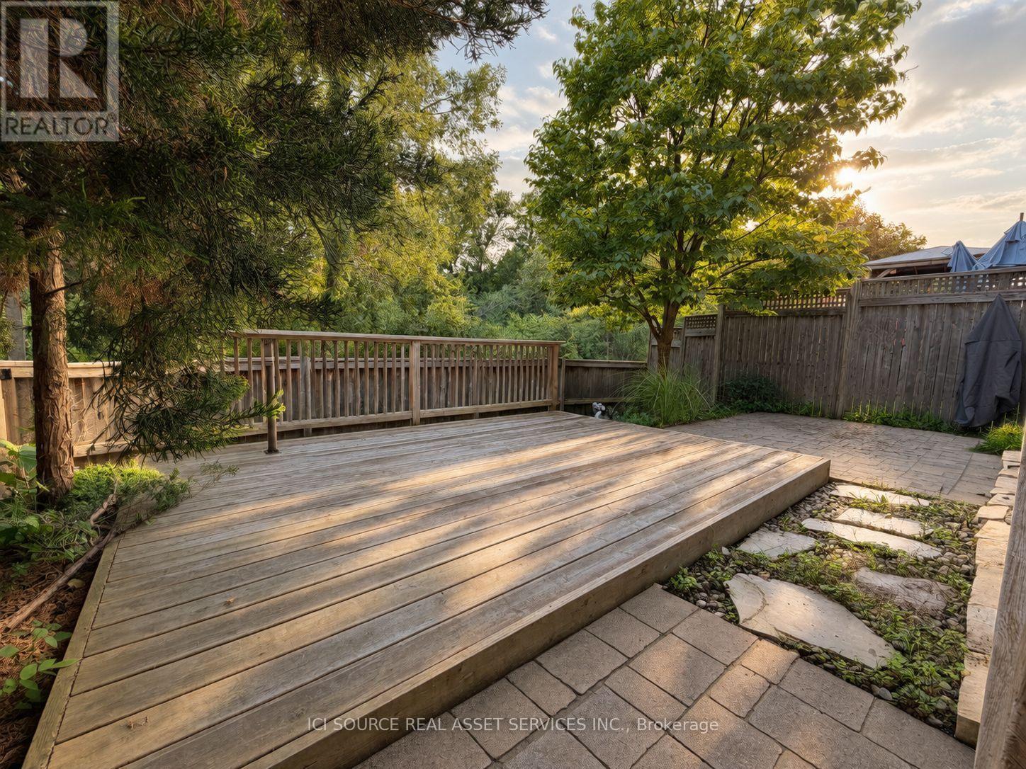 358 WISTERIA CRESCENT - 29