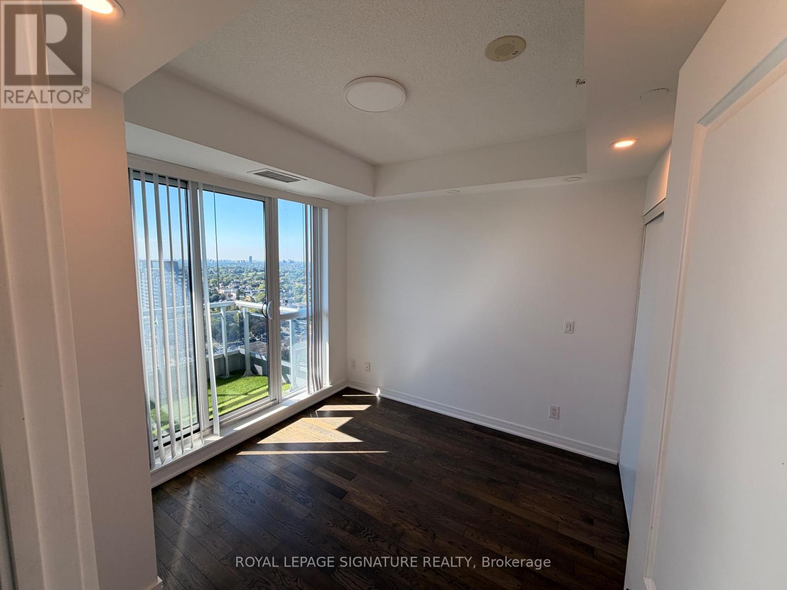 1908NW - 9201 YONGE STREET, Richmond Hill (Langstaff) — photo 6