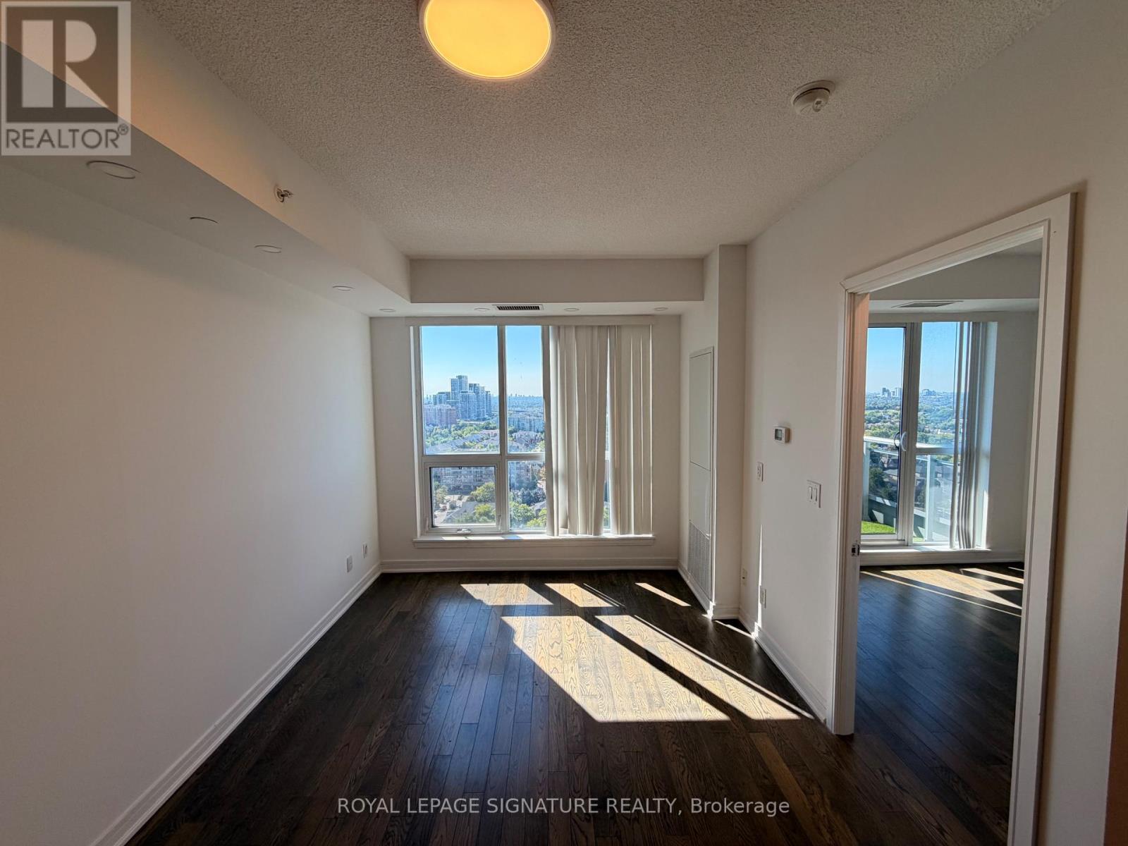 1908NW - 9201 YONGE STREET, Richmond Hill (Langstaff) — photo 3