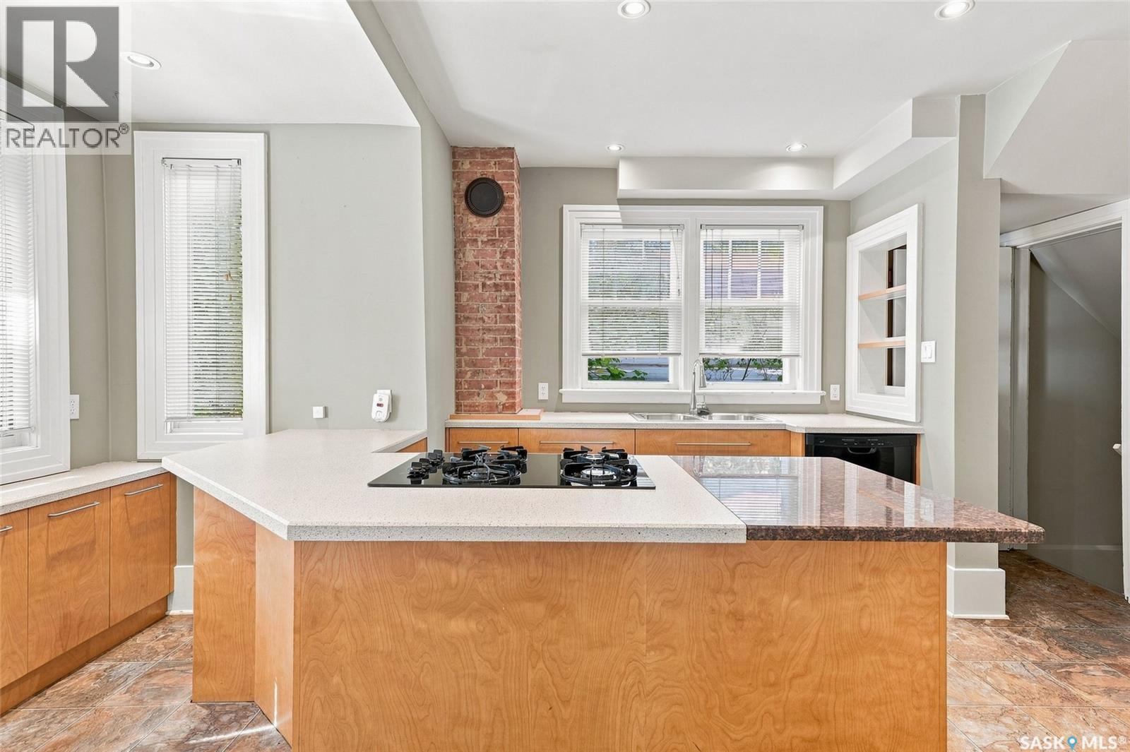 234 10th STREET E - 11