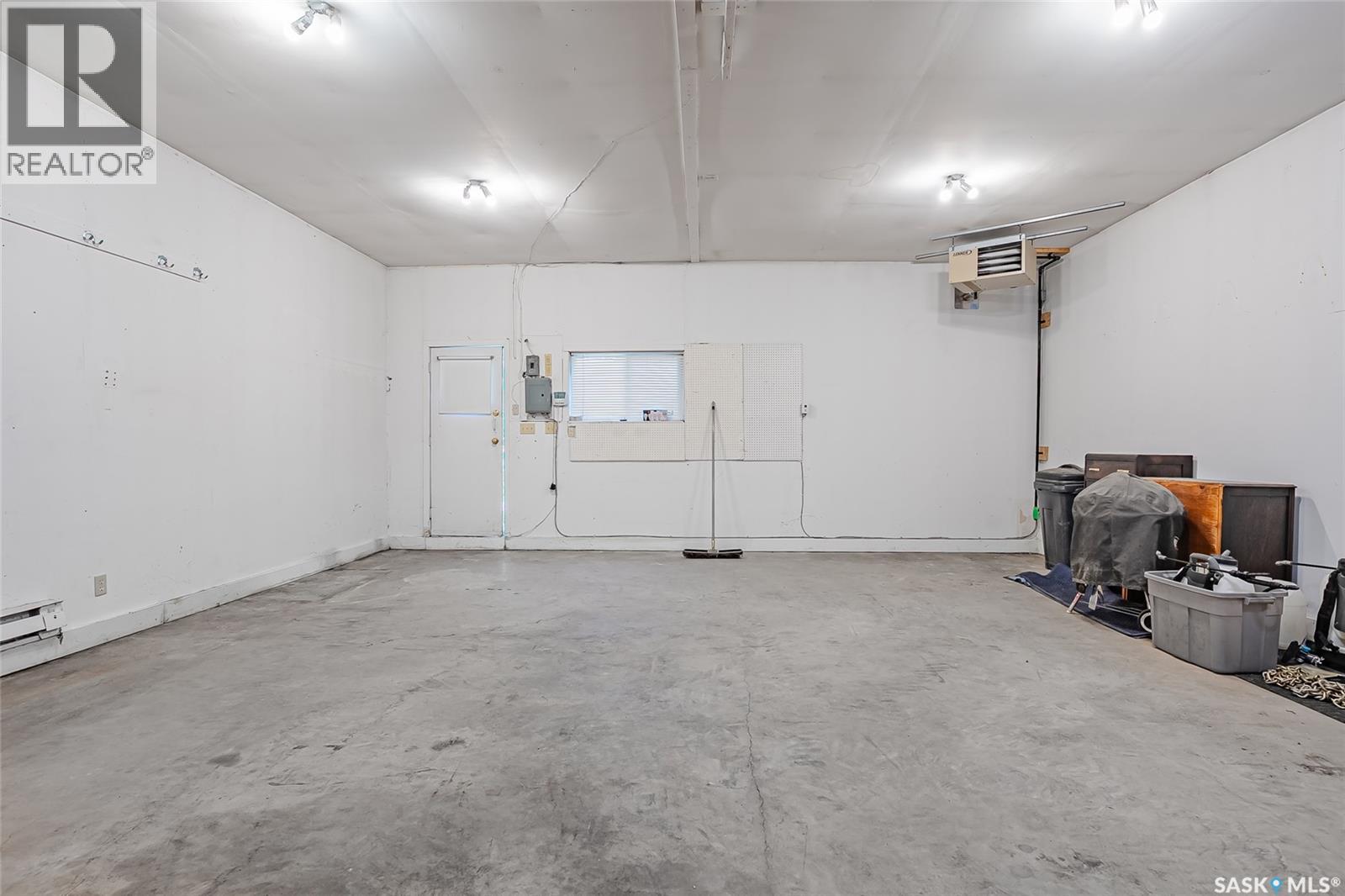 234 10th STREET E - Image 41