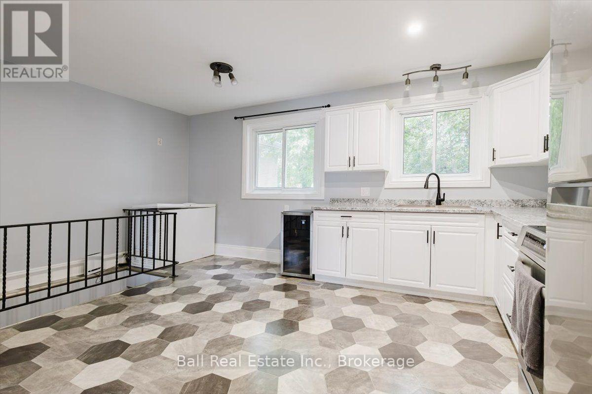 47 PARK STREET S - 11