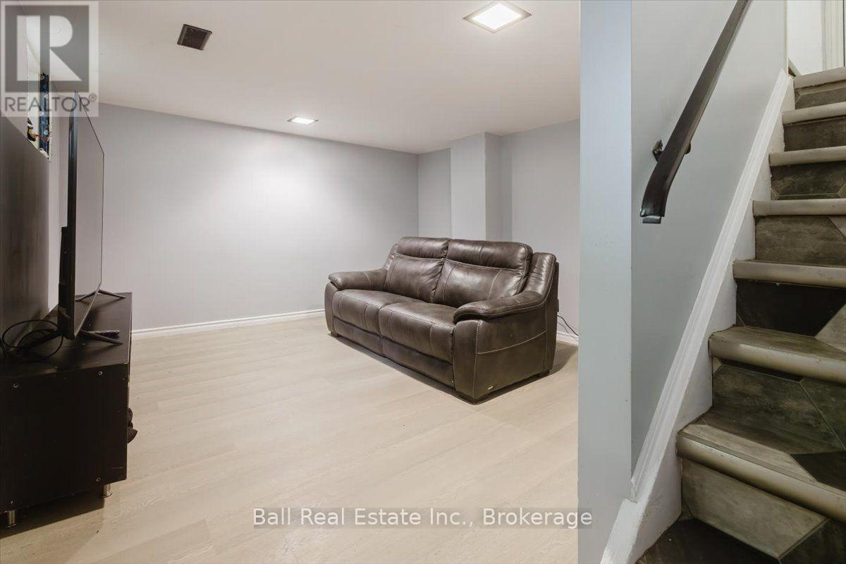 47 PARK STREET S - 22