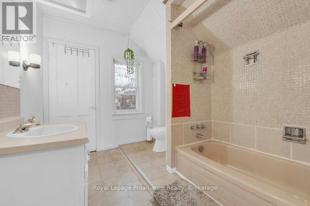 431 MAIN STREET - Image 23