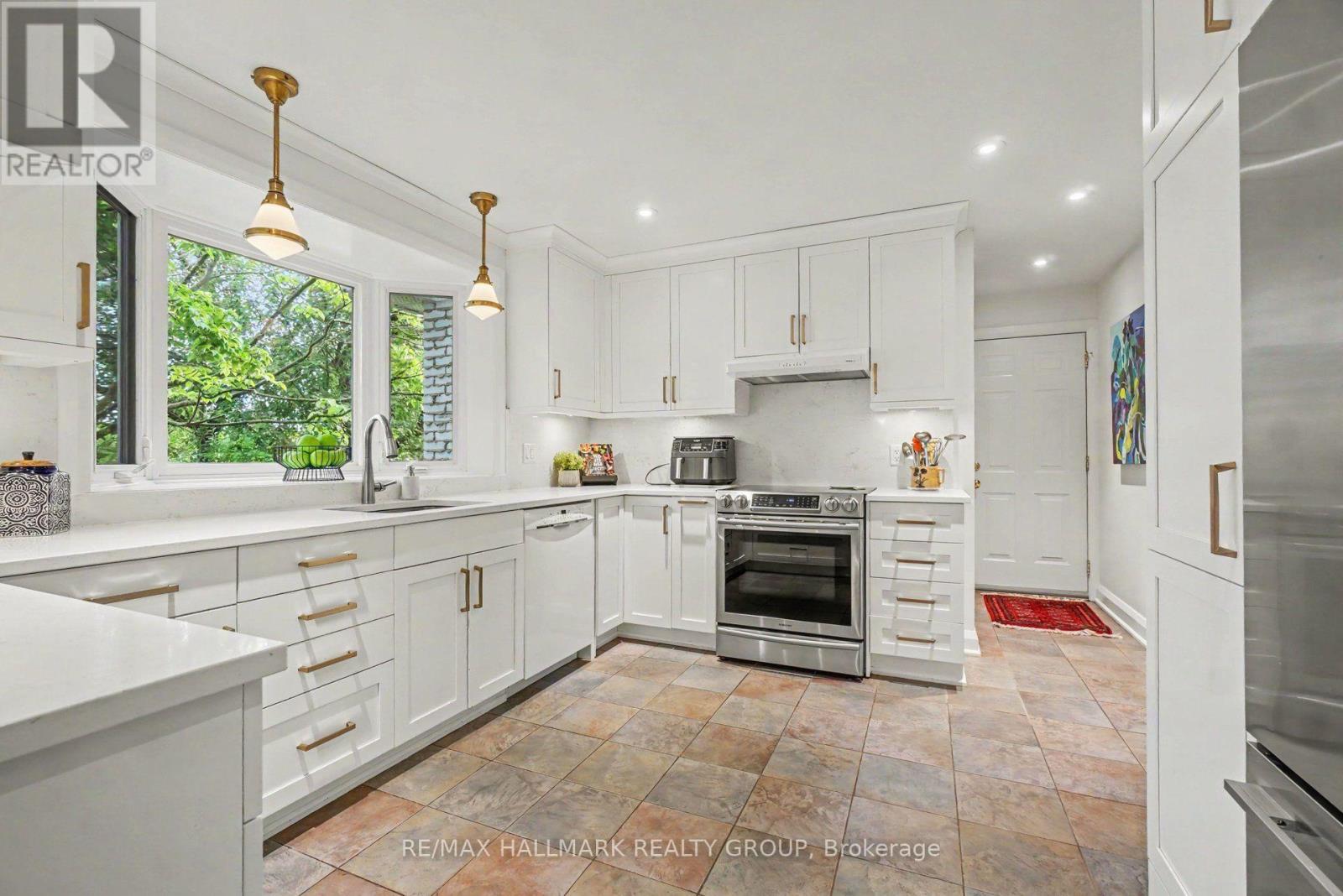 21 CREMONA CRESCENT - 7