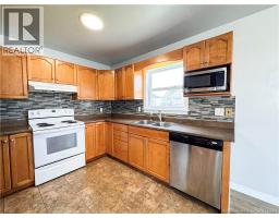 Living room - 146 Ivy Road, Moncton, NB E1G5A2 Photo 9
