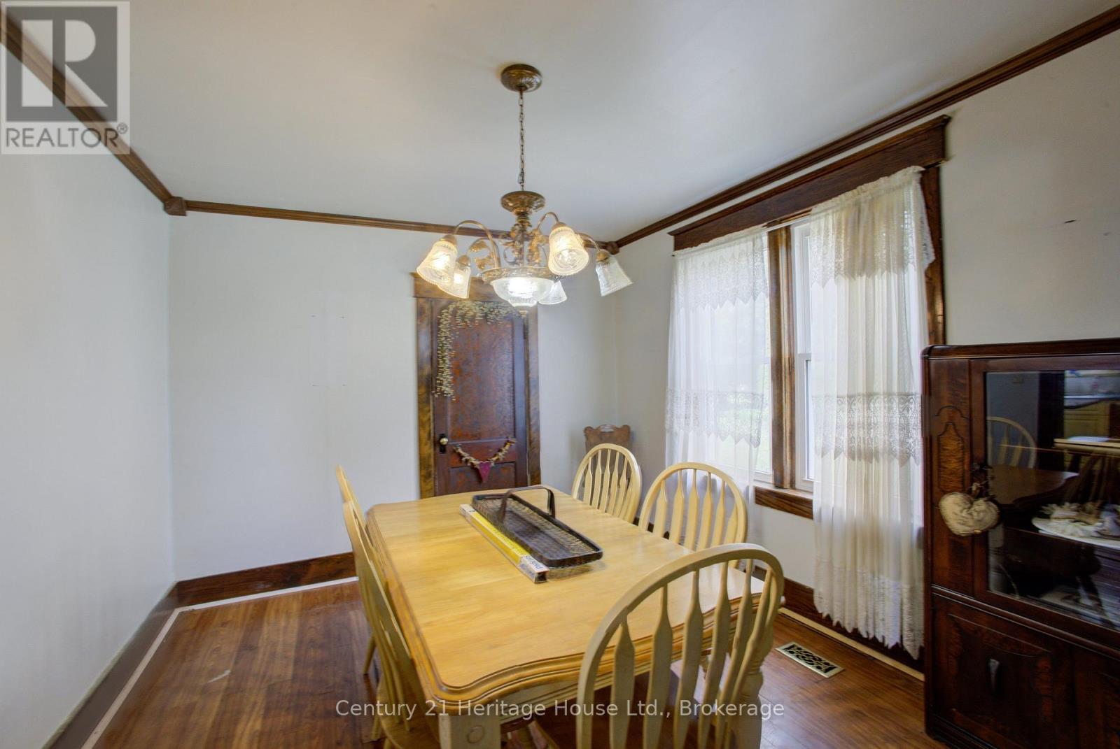 180 BRUCE STREET S - Image 10