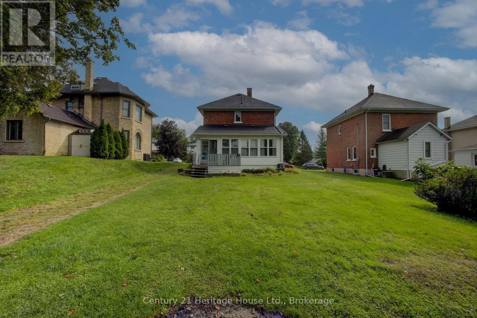 180 BRUCE STREET S - 29