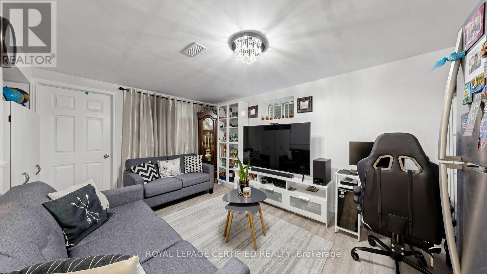 922A DANFORTH ROAD - 11