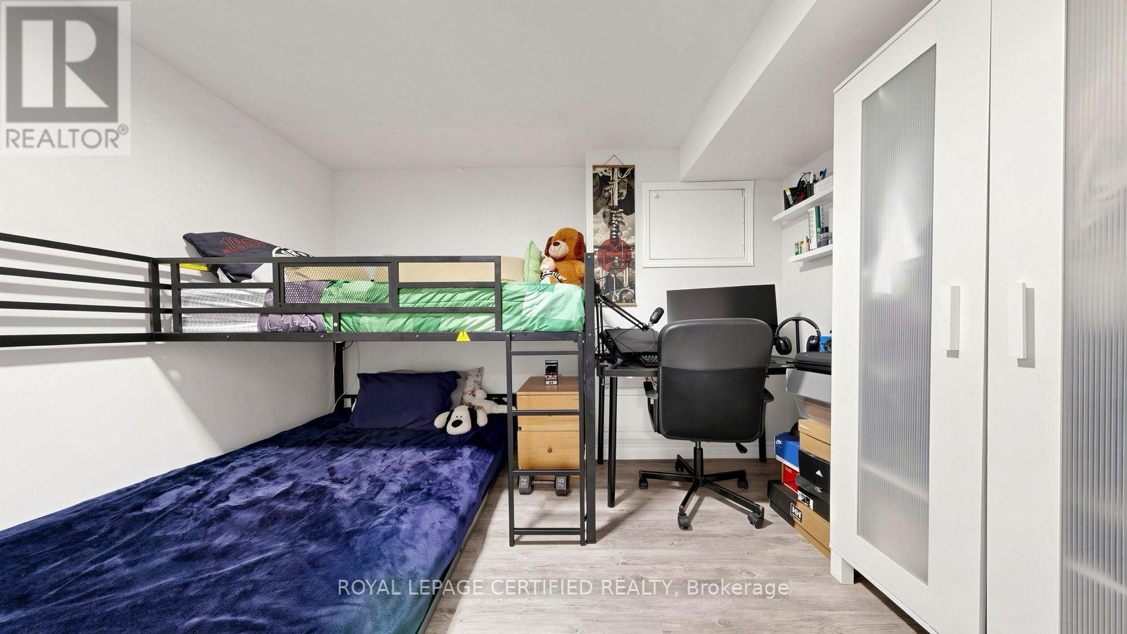 922A DANFORTH ROAD - 36