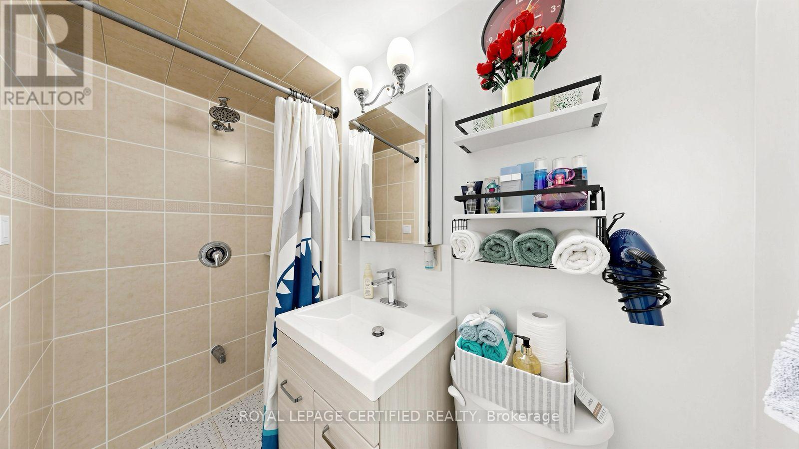922A DANFORTH ROAD - 37