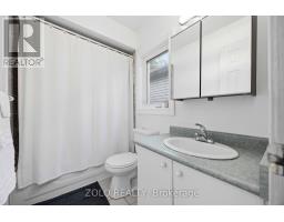 Bedroom 3 - 82 Piperbrook Crescent, Toronto, ON M1E5G9 Photo 11
