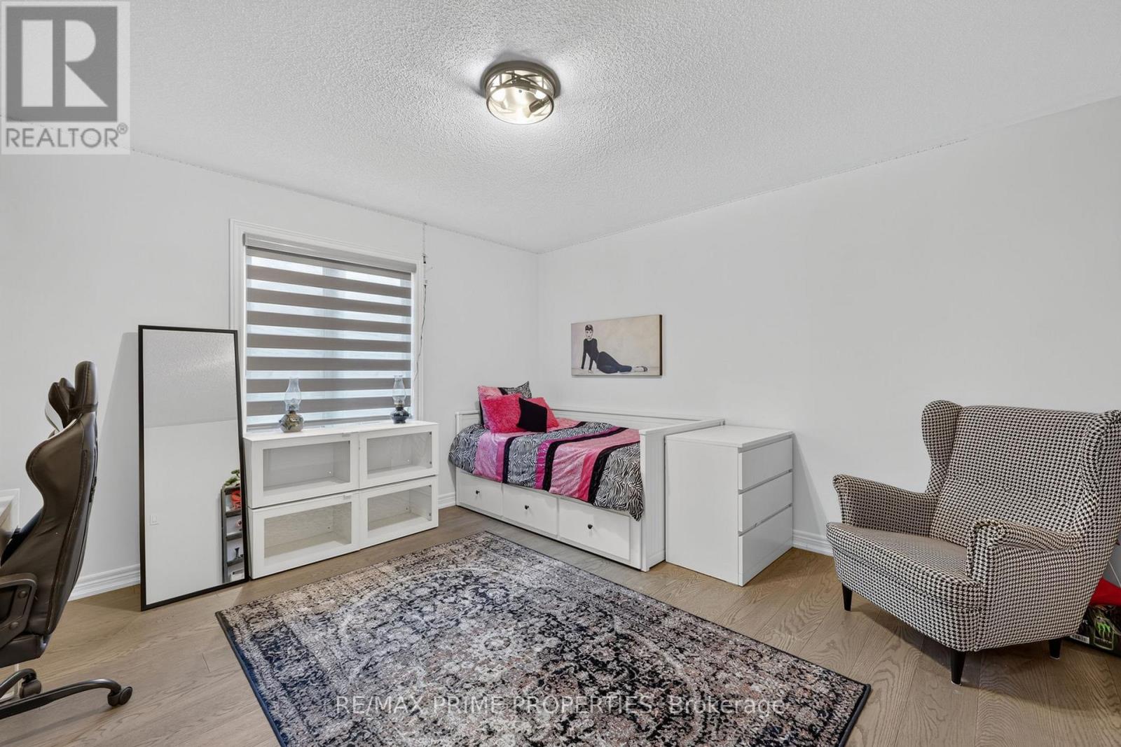 28 FREDERICK TAYLOR WAY - 19