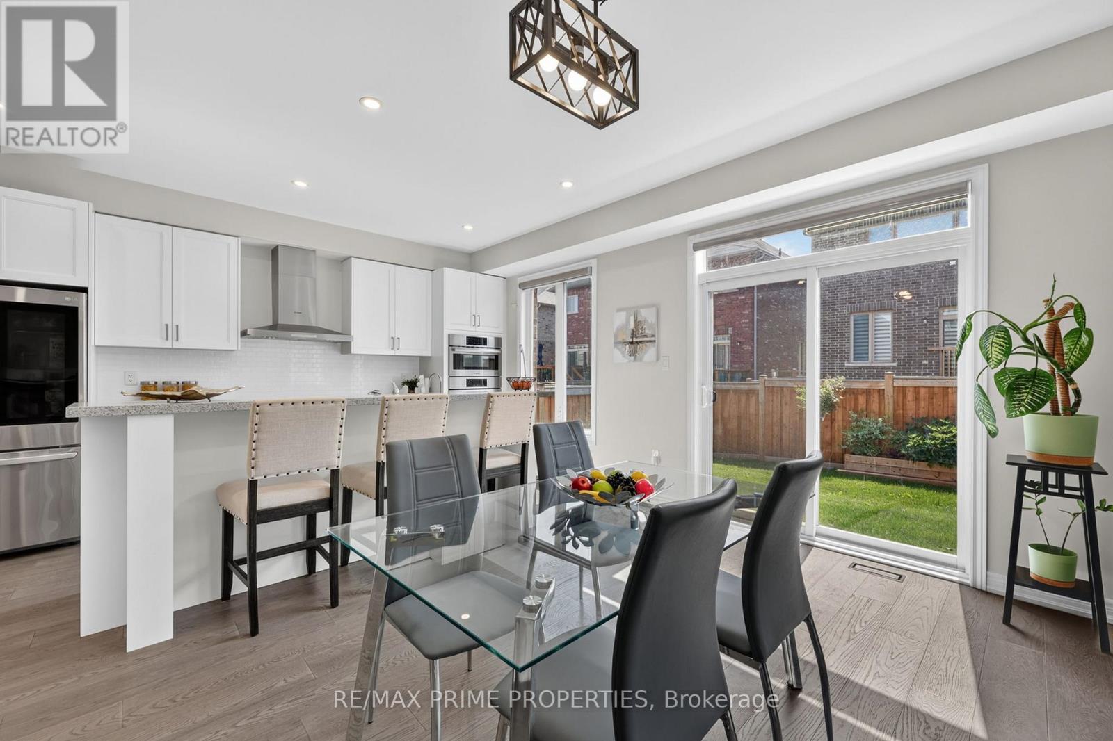 28 FREDERICK TAYLOR WAY - 6