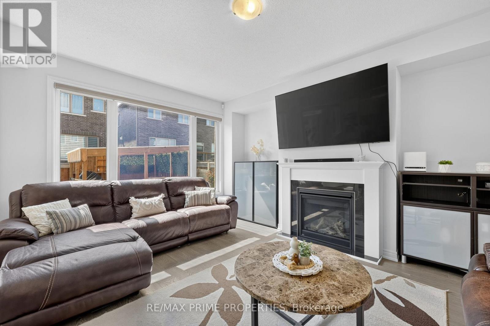 28 FREDERICK TAYLOR WAY - 9