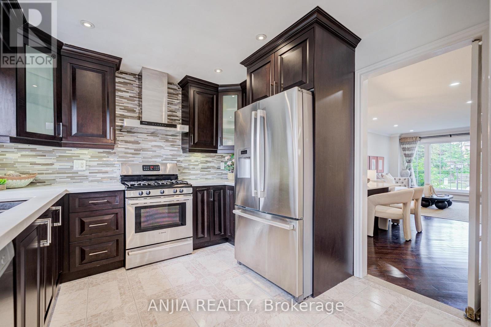 4 TOWNLEY AVENUE - 15