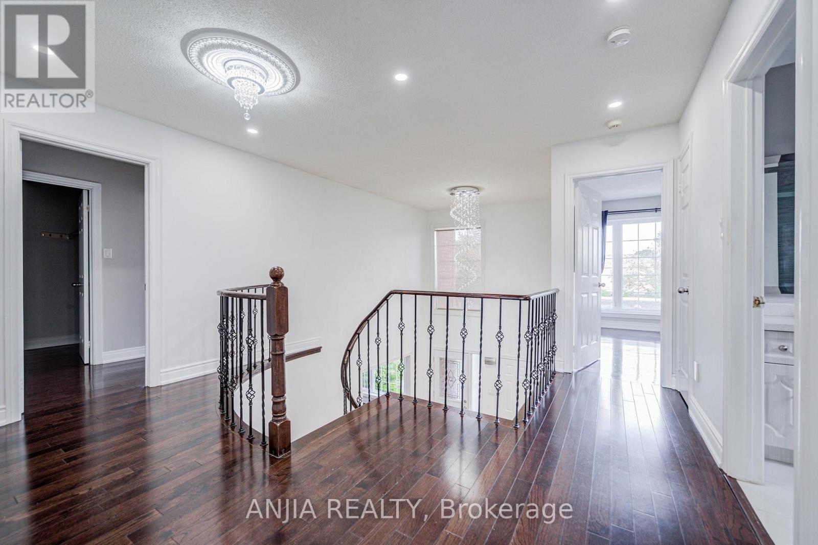 4 TOWNLEY AVENUE - 26